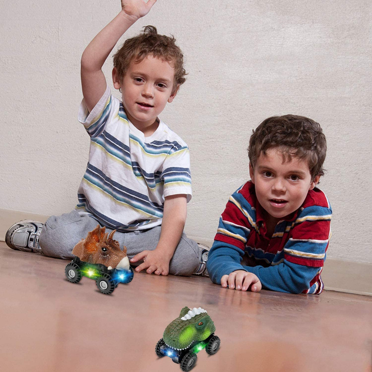 Toystar DinoRacers | Roaring action - Electric dinosaur car with light & sound - Brullende actie - Elektrische dinosaurus ...