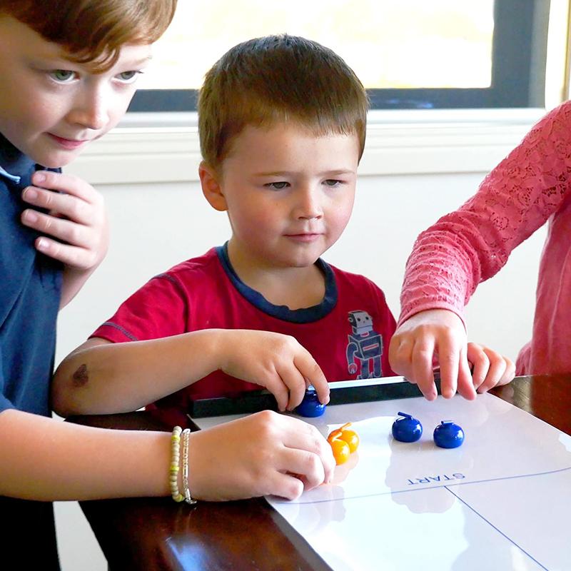 Toystar CurlMaster | Exciting fun for the whole family - Mini curling set for hours of entertainment at home - Spannend pl...