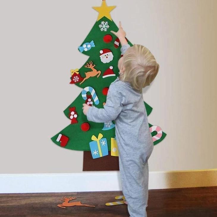 Felt board tree | Felt board Christmas tree for children
